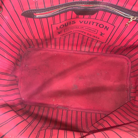 Louis Vuitton Tote Bag - Picture 2 of 2